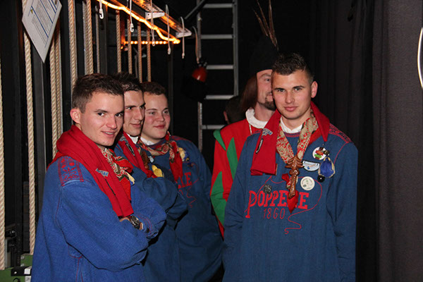 %_tempFileName19Backstag_08%